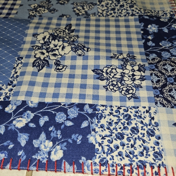 The Pioneer Woman Heritage Patchwork Placemats (4) - Picture 7 of 13